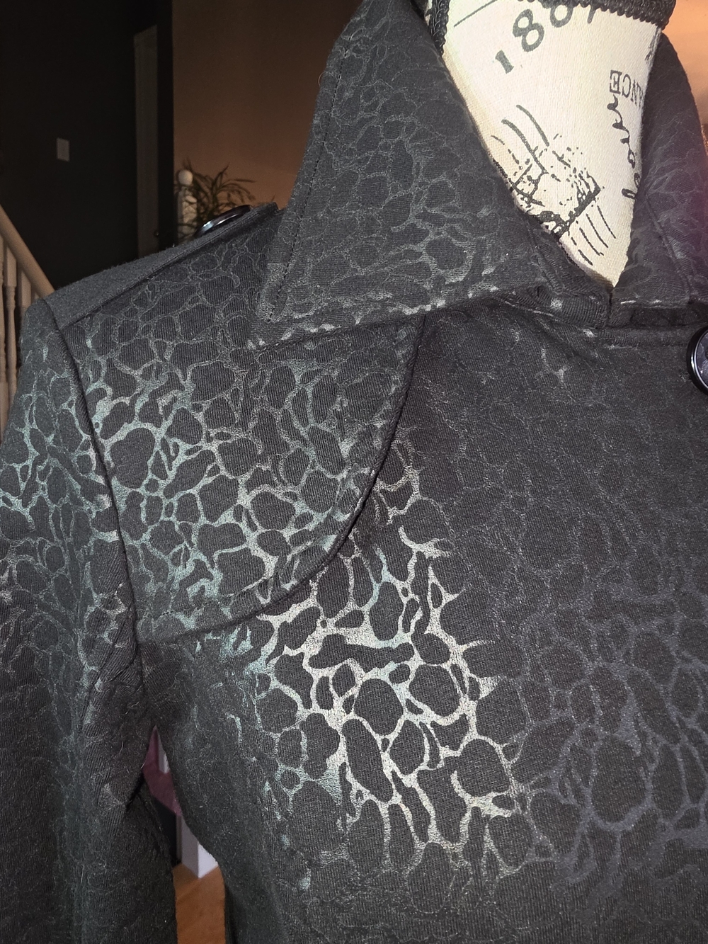 Women’s Black Patterned Button-Front Jacket - Picture 3 of 16